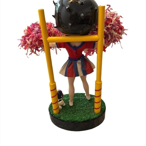 Danbury Mint Betty Boop Cheerleader Porcelain Doll 1995 - Picture 3 of 6
